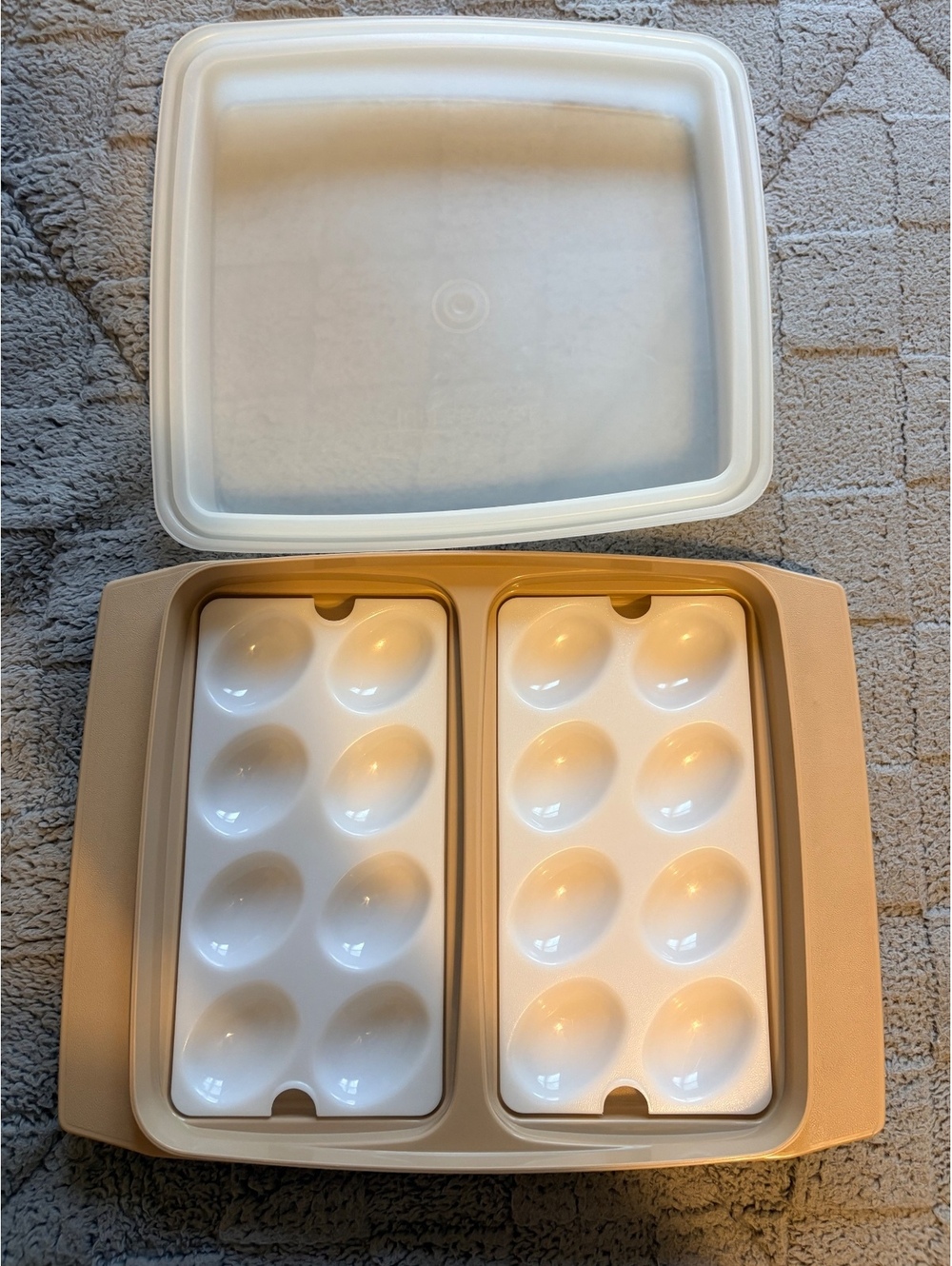 Vintage Tupperware Deviled Egg Carrier 16 Count Double Tray Almond Beige w Lid